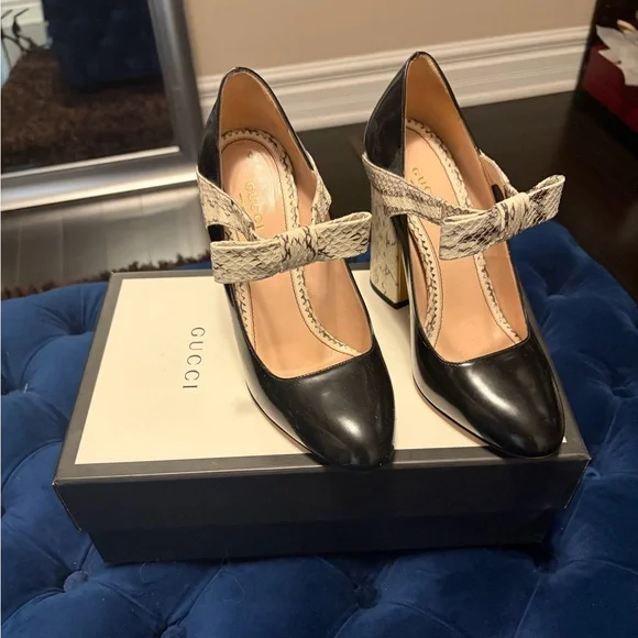 Gucci Heels - Picture 1 of 12